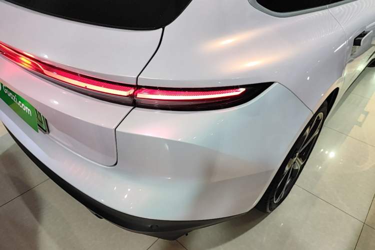 Used Nio ET5T 2023 75 kWh Touring Right Rear Taillight