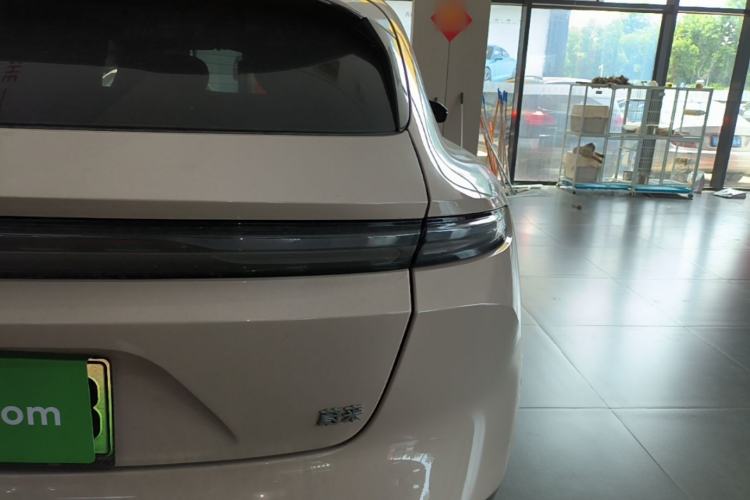 Used Nio ET5T 2023 75 kWh Touring Right Rear Taillight