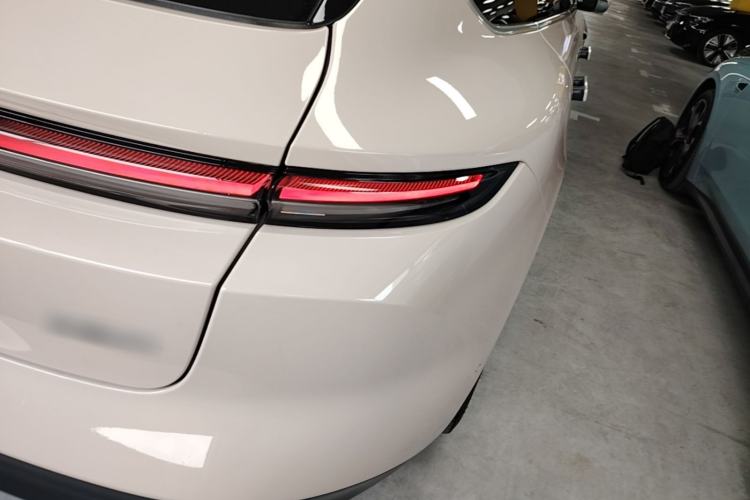 Used Nio ET5T 2023 75 kWh Touring Right Rear Taillight