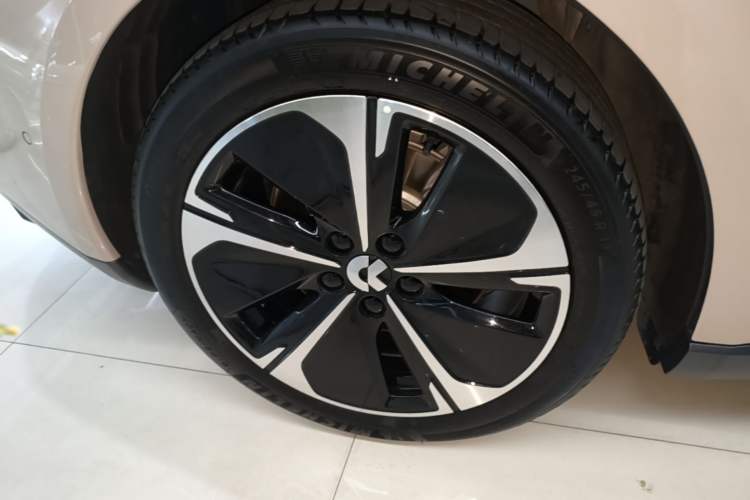 Used Nio ET5T 2023 75 kWh Touring Right Rear Wheel Hub