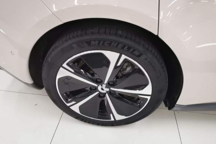 Used Nio ET5T 2023 75 kWh Touring Right Rear Wheel Hub