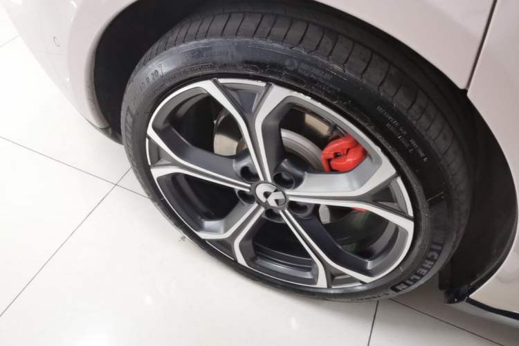 Used Nio ET5T 2023 75 kWh Touring Right Rear Wheel Hub