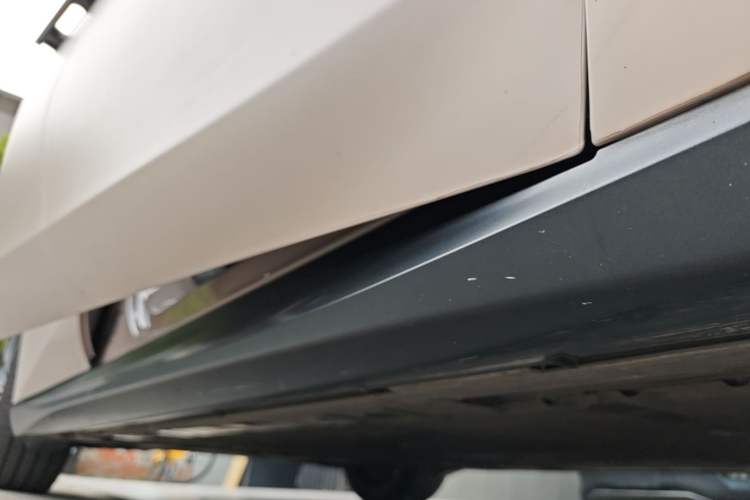 Used Nio ET5T 2023 100kWh Touring Right Side Sill