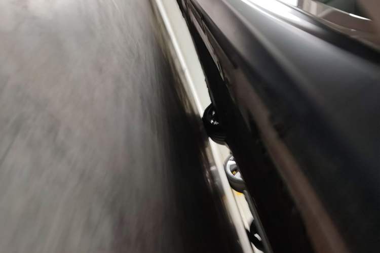 Used Nio ET5T 2023 75 kWh Touring Right Side Sill