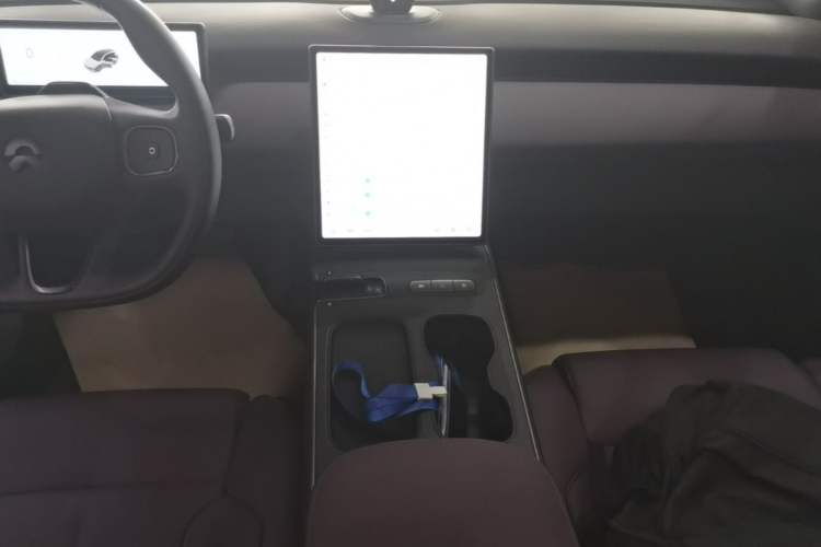 Used Nio ET5T 2023 75 kWh Touring Audio And AC Panel