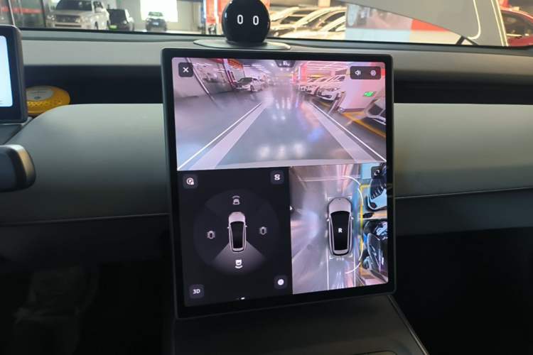 Used Nio ET5T 2023 75 kWh Touring Audio And AC Panel
