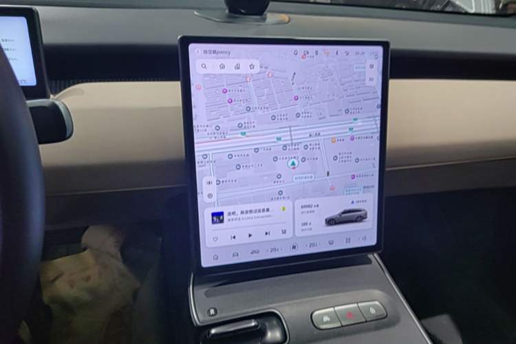 Used Nio ET5T 2023 75 kWh Touring Audio And AC Panel