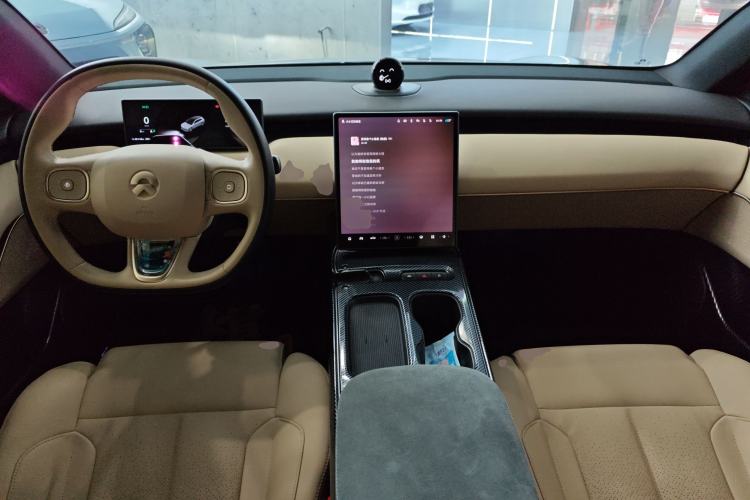 Used Nio ET5T 2023 75 kWh Touring Center Console
