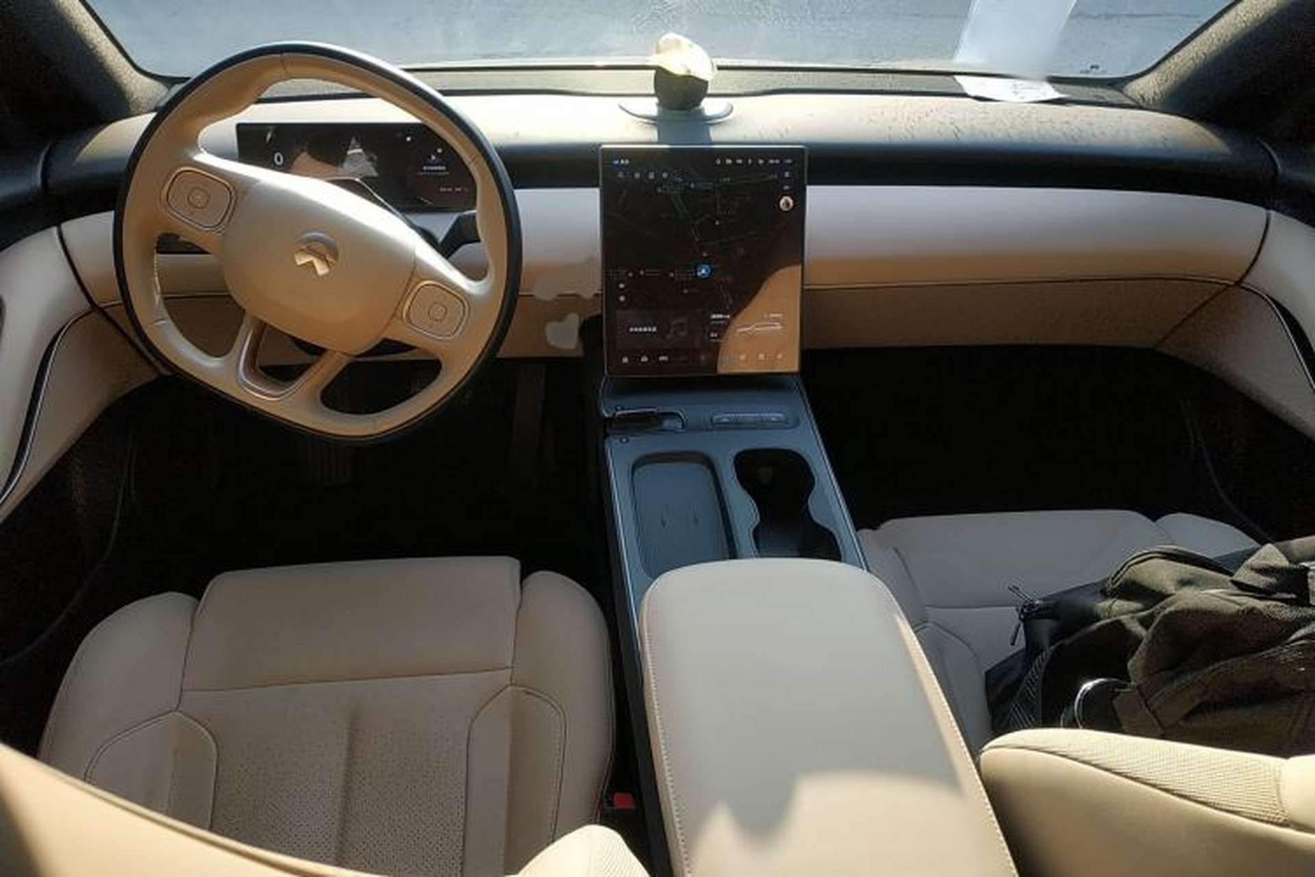 Used Nio ET5T 2023 75 kWh Touring Center Console