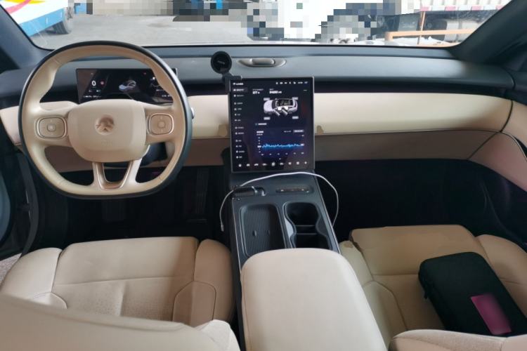 Used Nio ET5T 2023 75 kWh Touring Center Console
