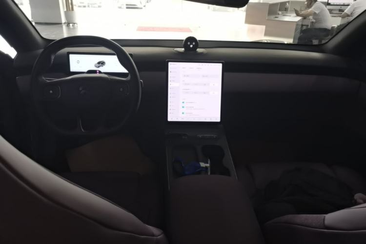 Used Nio ET5T 2023 75 kWh Touring Center Console