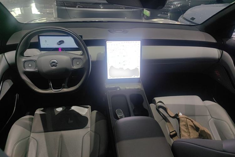 Used Nio ET5T 2023 75 kWh Touring Center Console