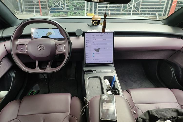 Used Nio ET5T 2023 75 kWh Touring Center Console
