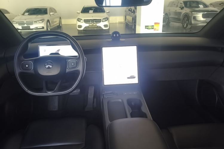 Used Nio ET5T 2023 75 kWh Touring Center Console