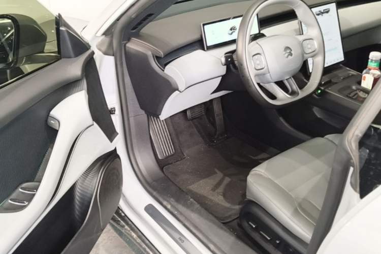 Used Nio ET5T 2023 75 kWh Touring Driver Seat