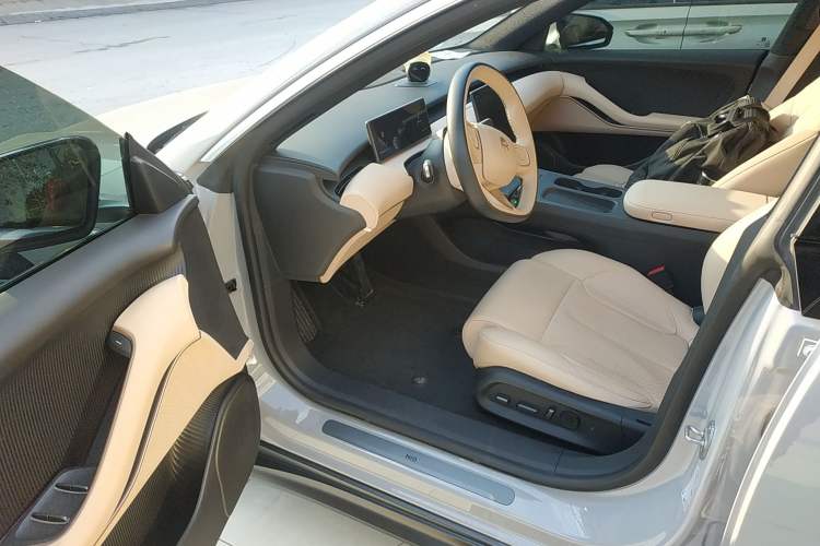 Used Nio ET5T 2023 75 kWh Touring Driver Seat