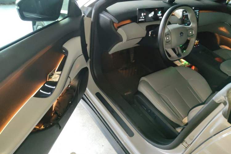 Used Nio ET5T 2023 75 kWh Touring Driver Seat