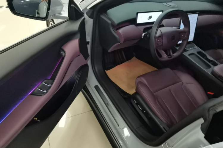 Used Nio ET5T 2023 75 kWh Touring Driver Seat