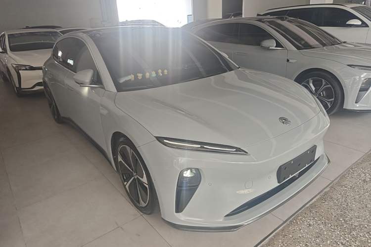 Used Nio ET5T 2023 75 kWh Touring Front Right 45 Deg