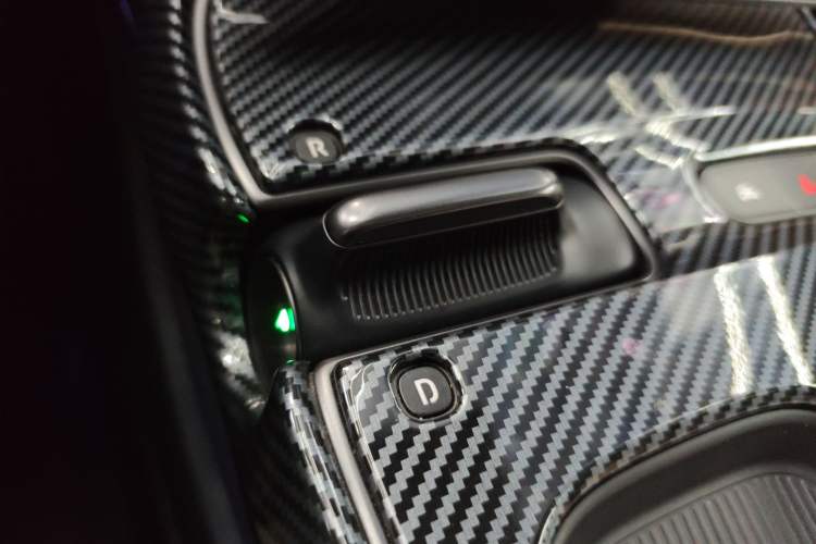 Used Nio ET5T 2023 75 kWh Touring Gear Lever