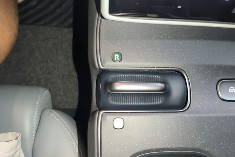 Used Nio ET5T 2023 75 kWh Touring Gear Lever