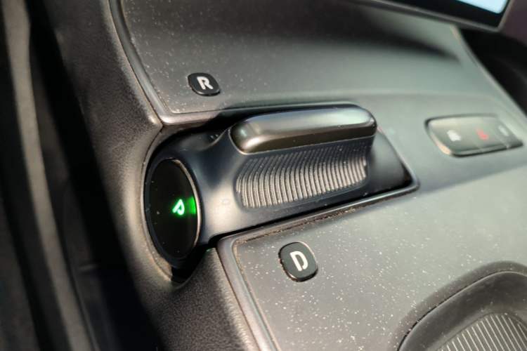 Used Nio ET5T 2023 75 kWh Touring Gear Lever