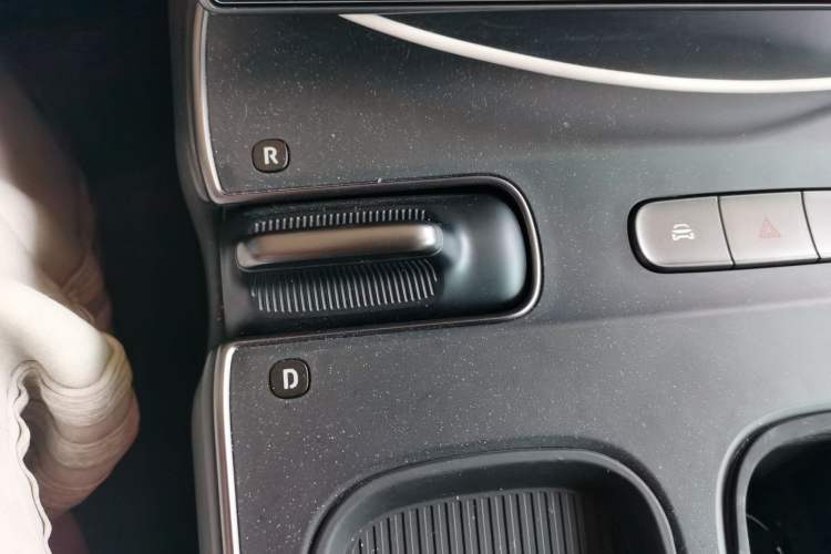 Used Nio ET5T 2023 75 kWh Touring Gear Lever