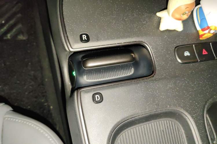 Used Nio ET5T 2023 75 kWh Touring Gear Lever