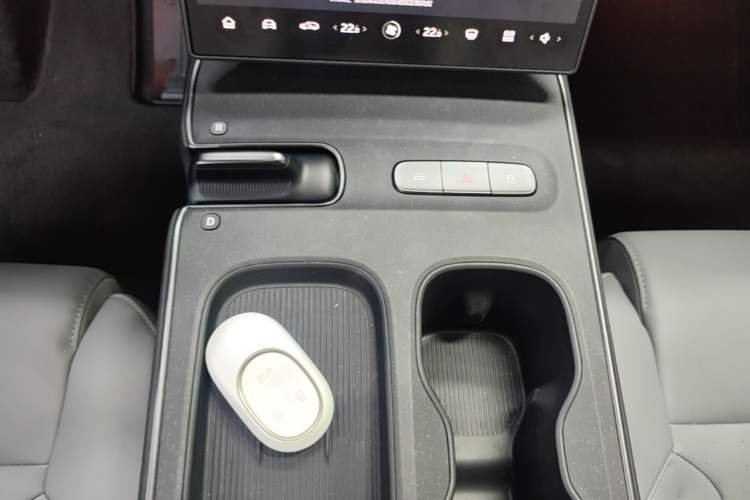 Used Nio ET5T 2023 75 kWh Touring Gear Lever