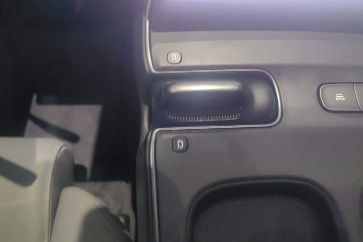Used Nio ET5T 2023 75 kWh Touring Gear Lever