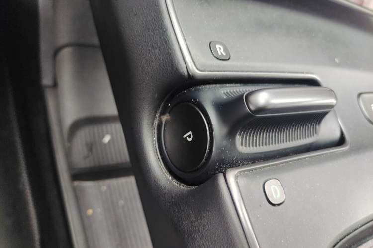 Used Nio ET5T 2023 75 kWh Touring Gear Lever