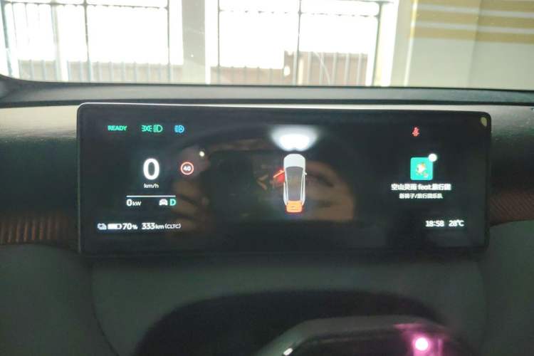Used Nio ET5T 2023 75 kWh Touring Instrument Cluster