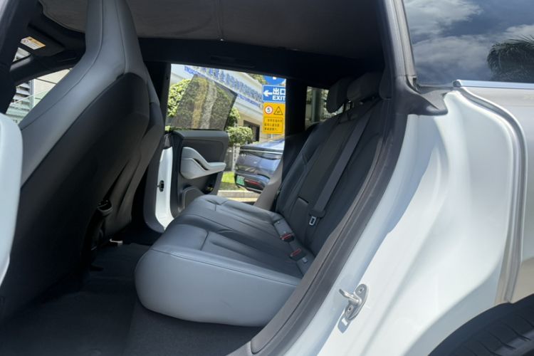 Used Nio ET5T 2023 75 kWh Touring Interior 11