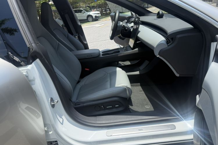 Used Nio ET5T 2023 75 kWh Touring Interior 12
