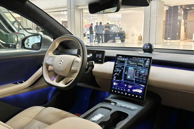 Used Nio ET5T 2023 75 kWh Touring Interior 2