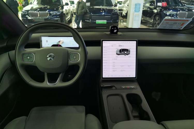 Used Nio ET5T 2023 75 kWh Touring Interior 3