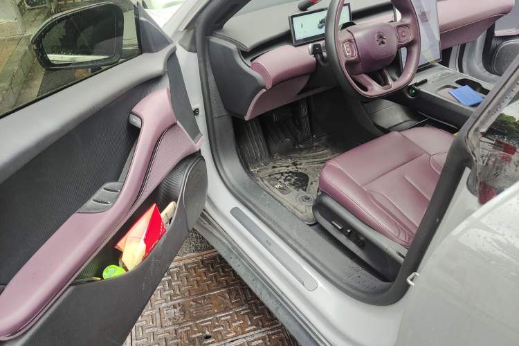 Used Nio ET5T 2023 75 kWh Touring Interior 3