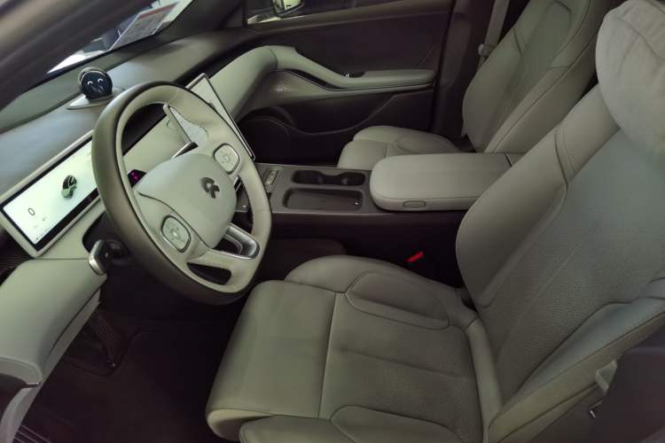Used Nio ET5T 2023 75 kWh Touring Interior 5