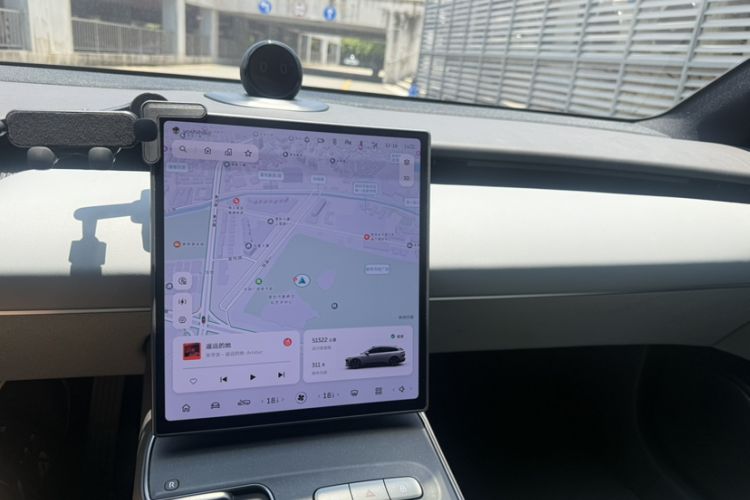 Used Nio ET5T 2023 75 kWh Touring Interior 8