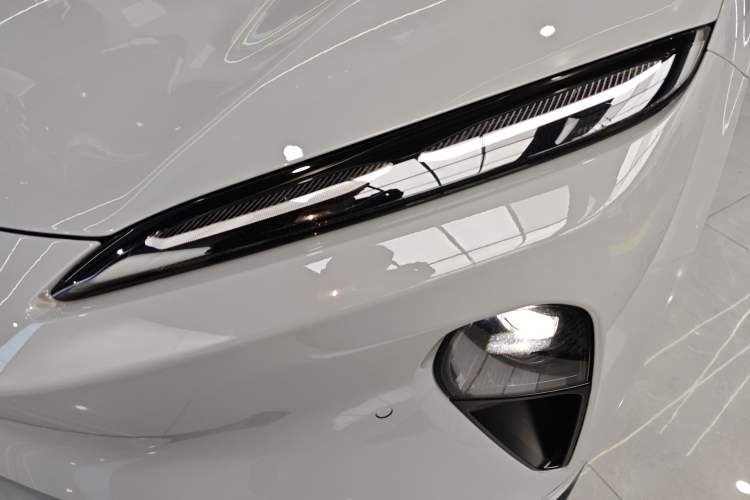 Used Nio ET5T 2023 75 kWh Touring Left Front Headlight