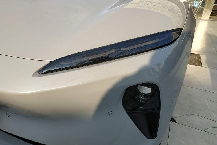 Used Nio ET5T 2023 75 kWh Touring Left Front Headlight