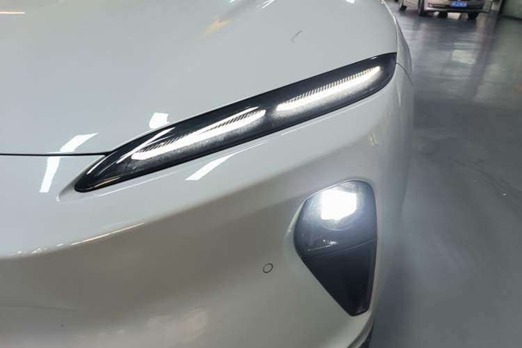 Used Nio ET5T 2023 75 kWh Touring Left Front Headlight