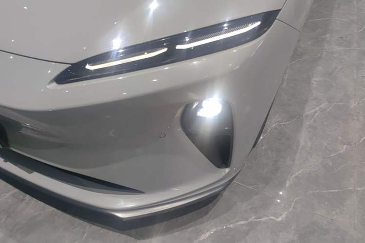 Used Nio ET5T 2023 75 kWh Touring Left Front Headlight