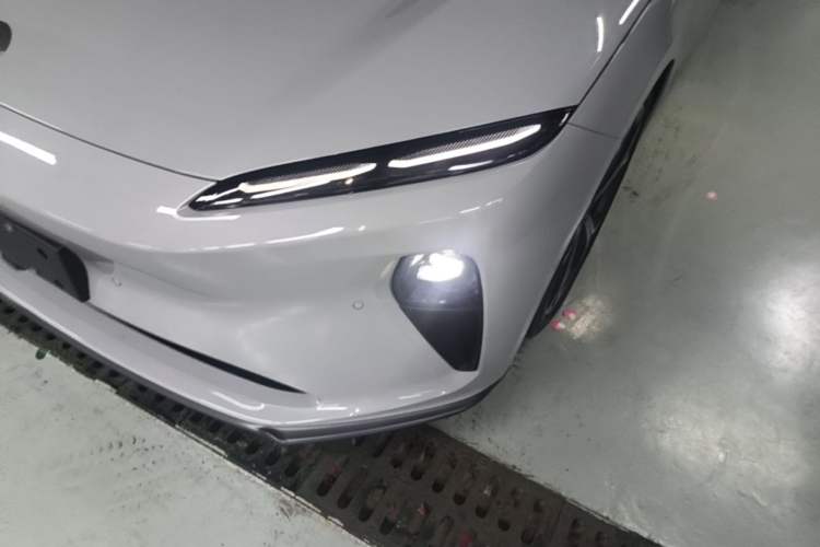Used Nio ET5T 2023 75 kWh Touring Left Front Headlight