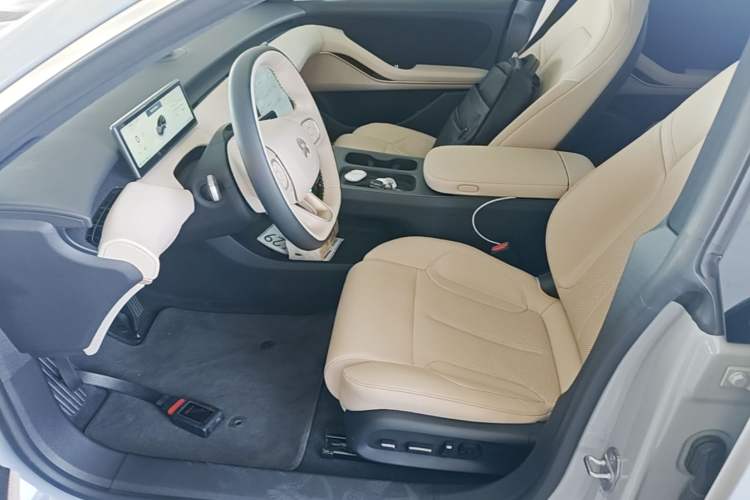 Used Nio ET5T 2023 75 kWh Touring Left Front Seat