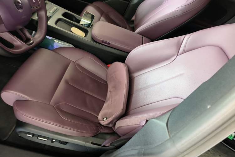 Used Nio ET5T 2023 75 kWh Touring Left Front Seat