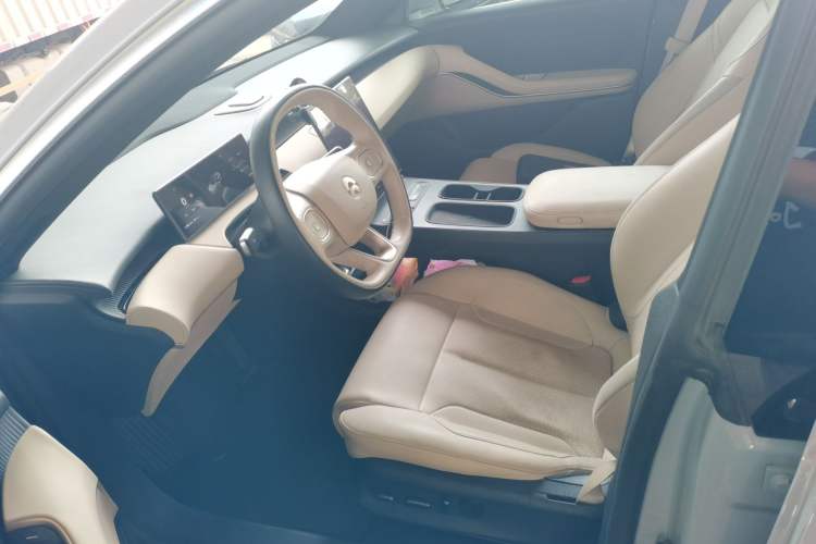 Used Nio ET5T 2023 75 kWh Touring Left Front Seat