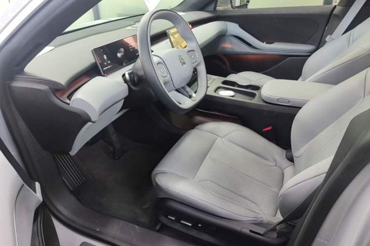 Used Nio ET5T 2023 75 kWh Touring Left Front Seat