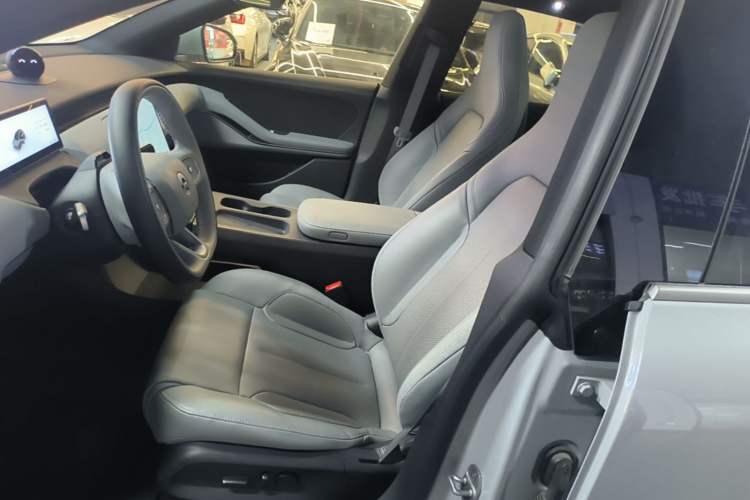 Used Nio ET5T 2023 75 kWh Touring Left Front Seat