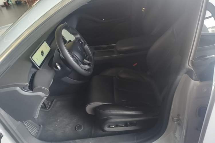 Used Nio ET5T 2023 75 kWh Touring Left Front Seat